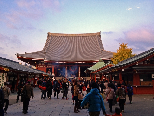 浅草寺の常香炉