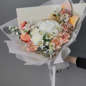 ピンクカーネーションの花束